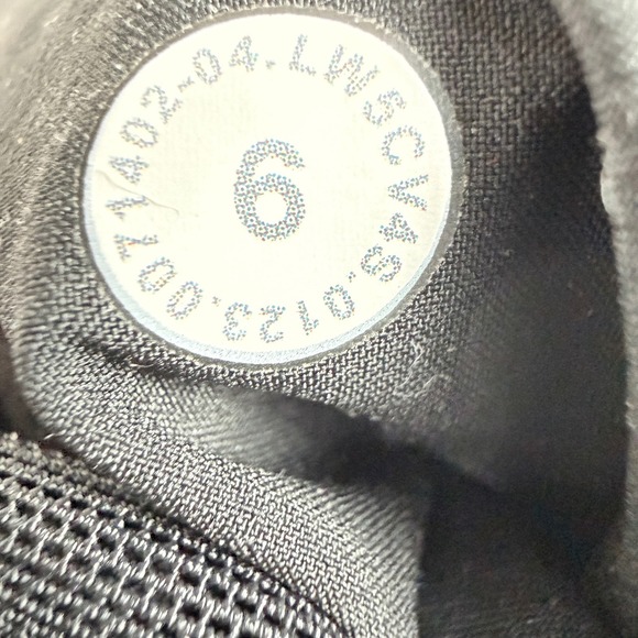 Lululemon Keep Moving Jogger Black Luxtreme Women W5cv4s Sz 6 - Picture 10 of 11